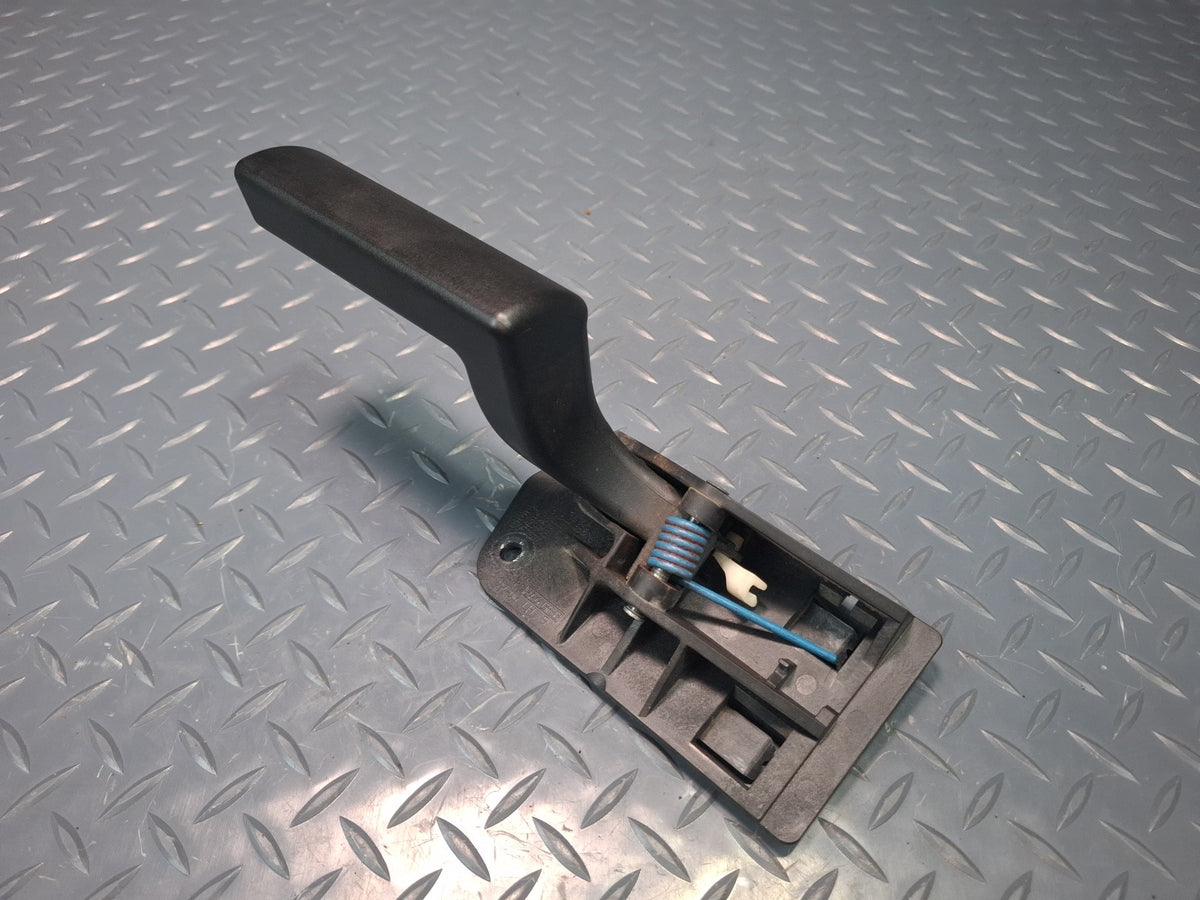 2003-2007 Hummer H2 Front Left Driver Side Door Interior Handle