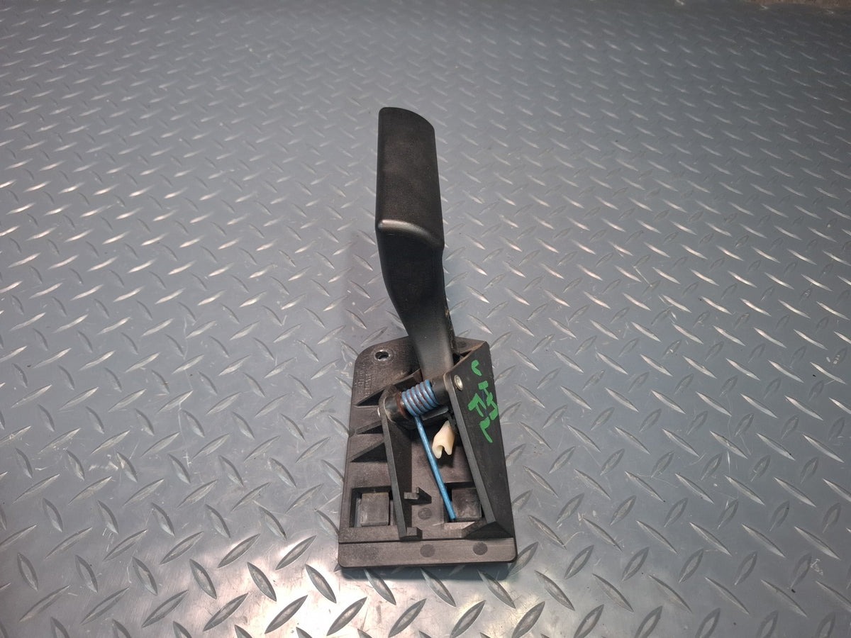 2003-2007 Hummer H2 Front Left Driver Side Door Interior Handle