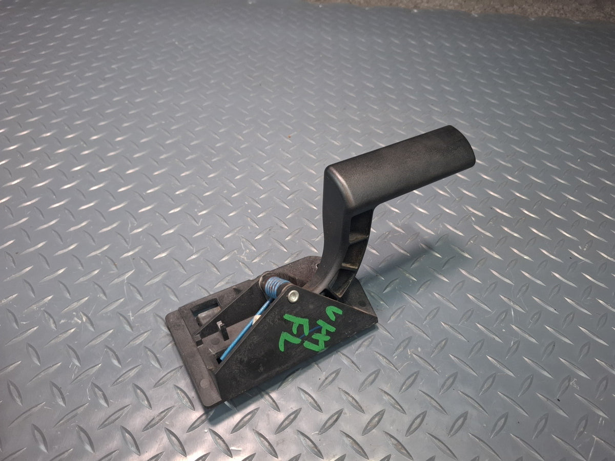2003-2007 Hummer H2 Front Left Driver Side Door Interior Handle
