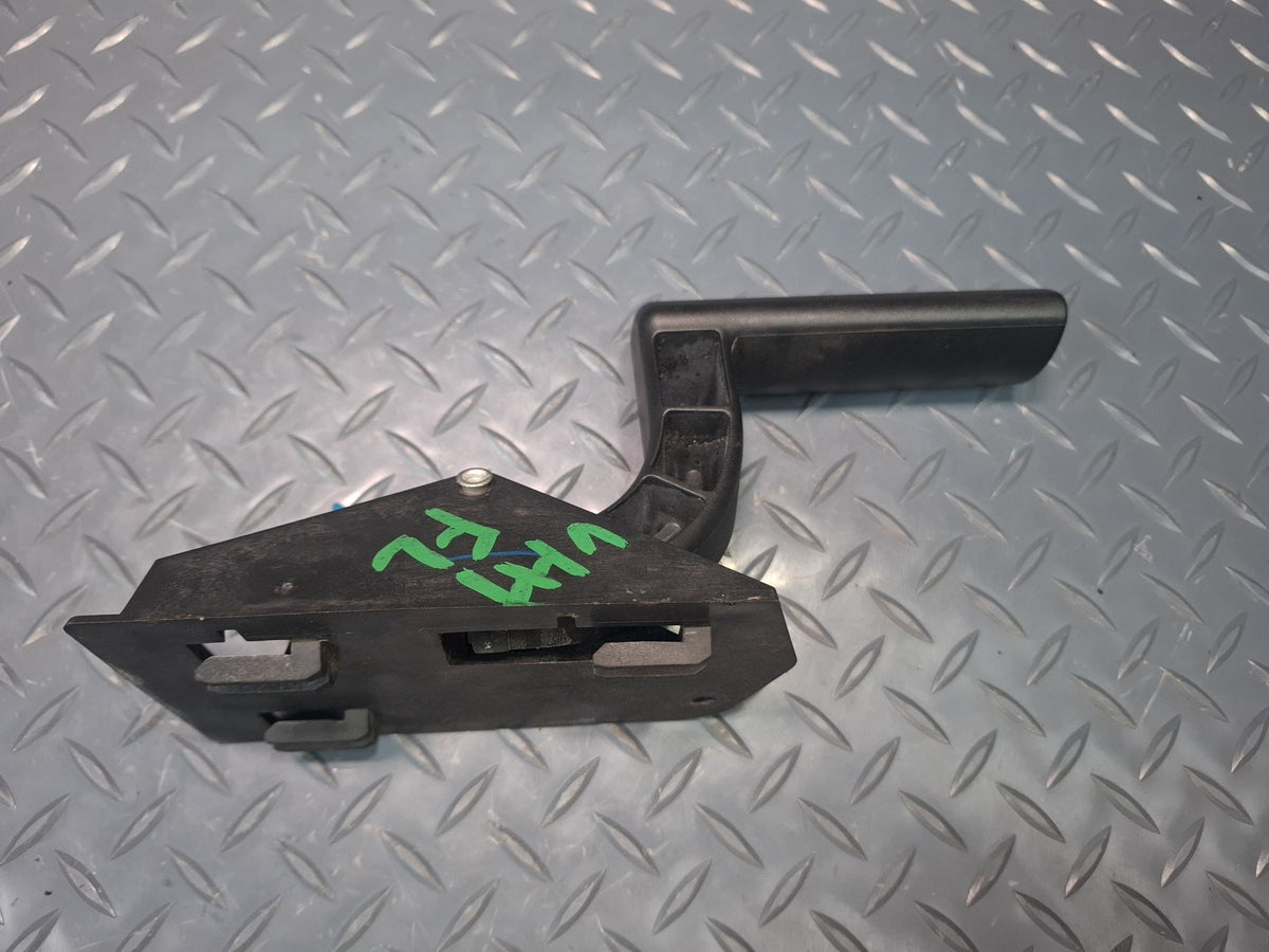 2003-2007 Hummer H2 Front Left Driver Side Door Interior Handle