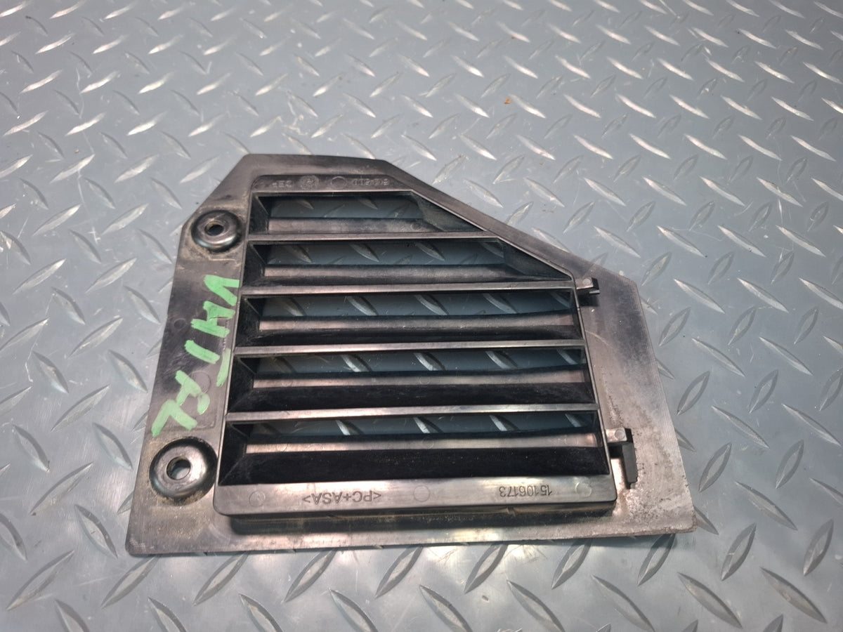 2006 Hummer H2 Front Left Side Fender Vent Grille Trim Molding