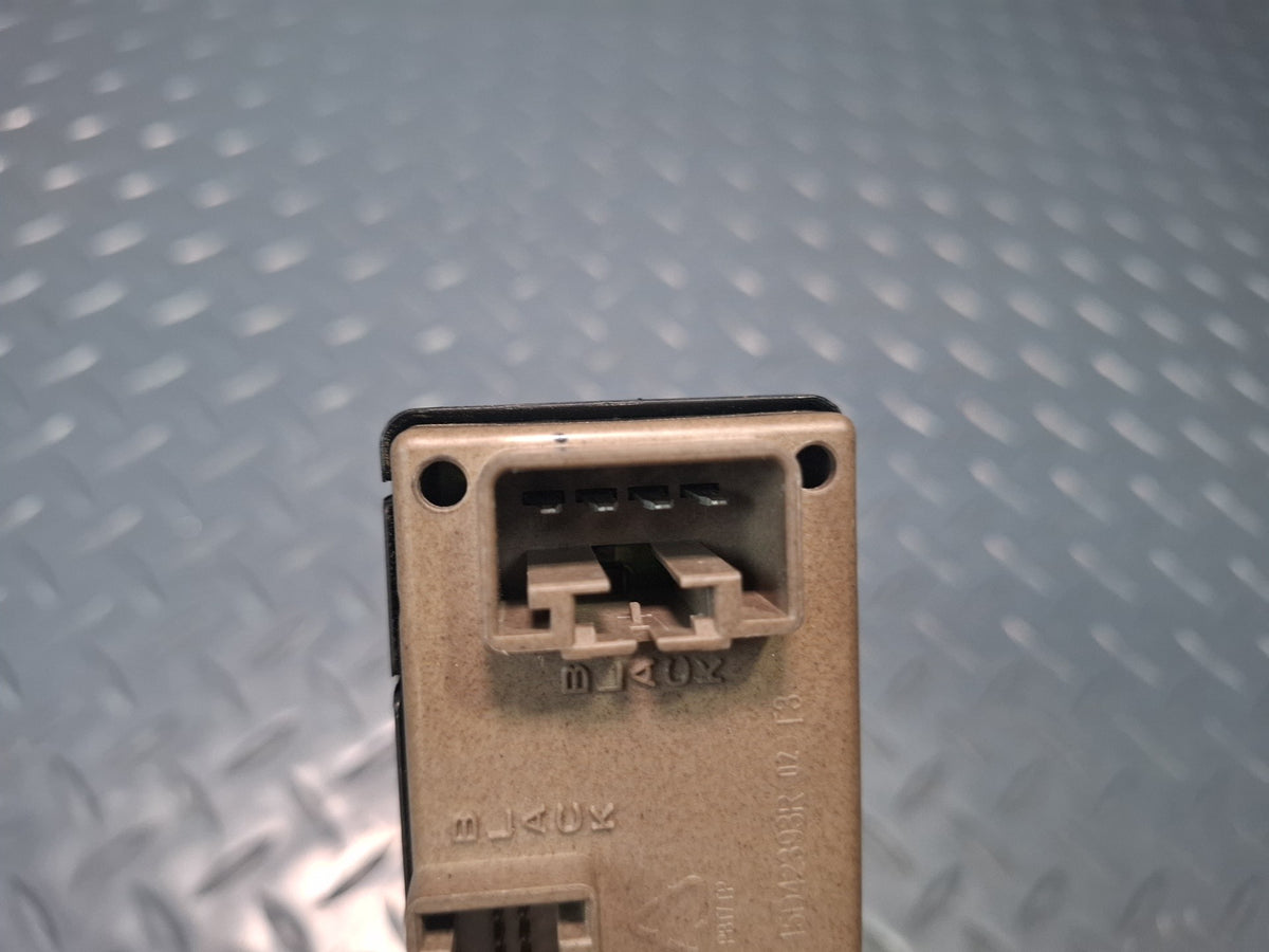 2005-2007 Hummer H2 Front Left Door Master Power Window Mirror Switch 15883319