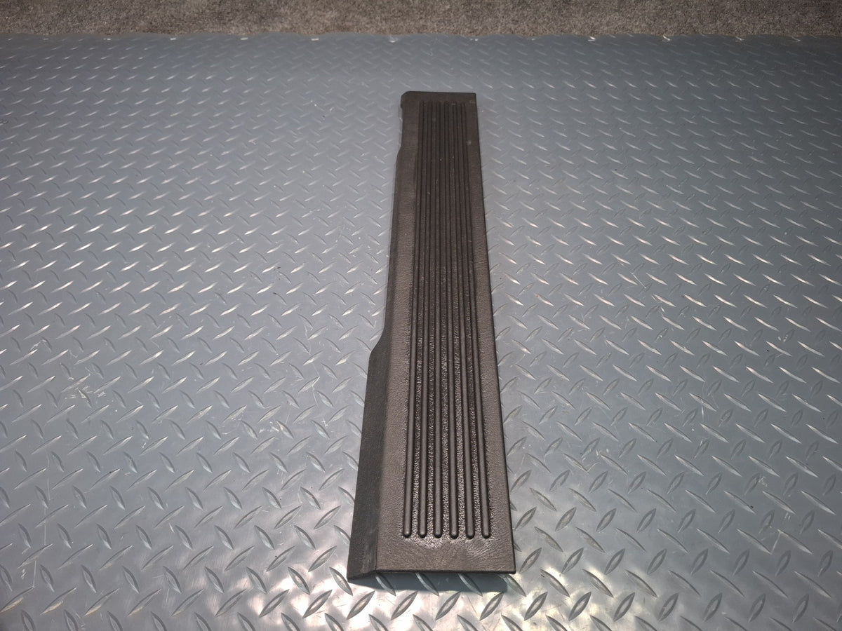 2003-2009 Hummer H2 Front Left & Right Door Scuff Sill Plate Trim Panel Set of 2