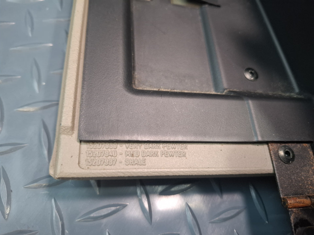 2003-2007 Hummer H2 Dash Glove Box Compartment Storage