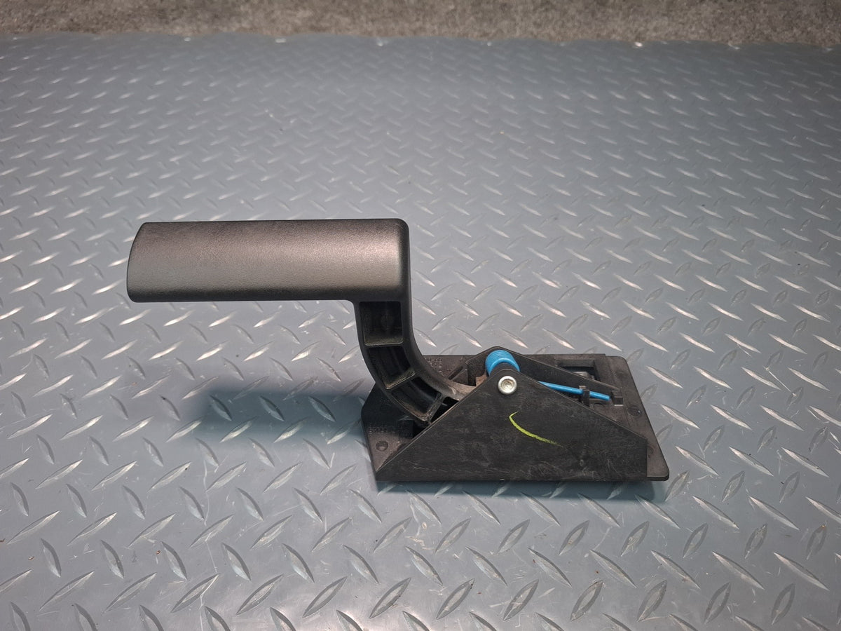 2003-2007 Hummer H2 Front Right Pass Side Door Interior Handle