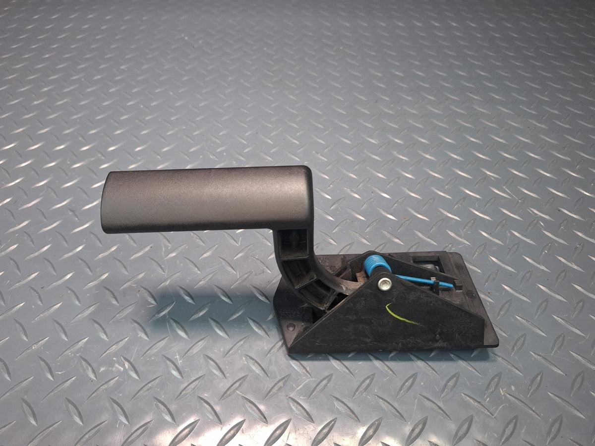 2003-2007 Hummer H2 Front Right Pass Side Door Interior Handle