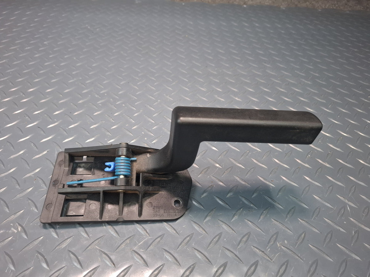 2003-2007 Hummer H2 Front Right Pass Side Door Interior Handle