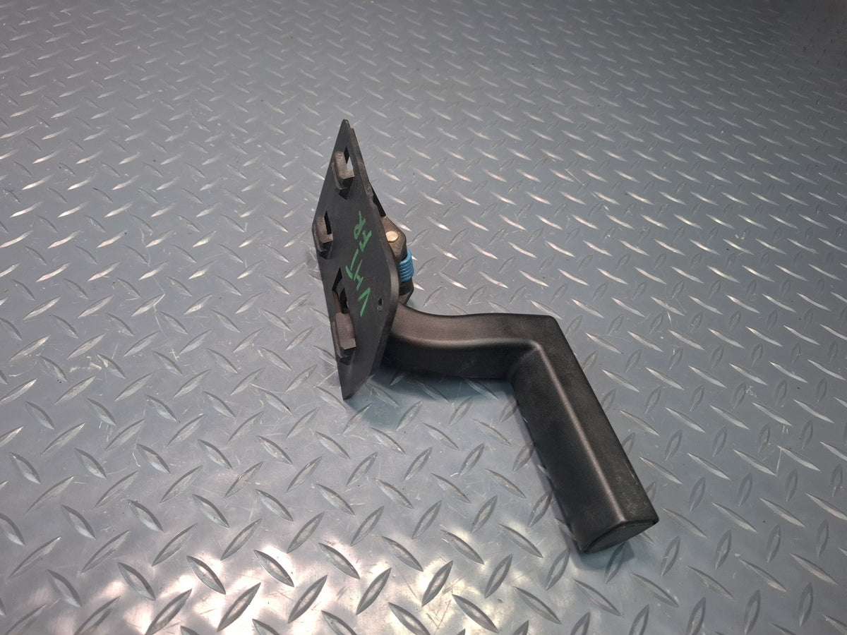 2003-2007 Hummer H2 Front Right Pass Side Door Interior Handle