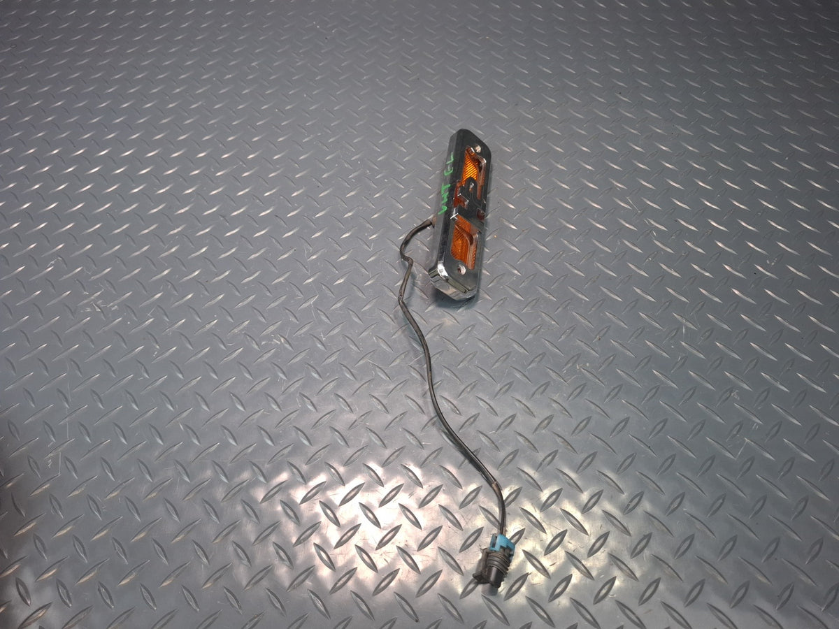 2003-2009 Hummer H2 Front Left Side Fender Panel Marker Lamp Light