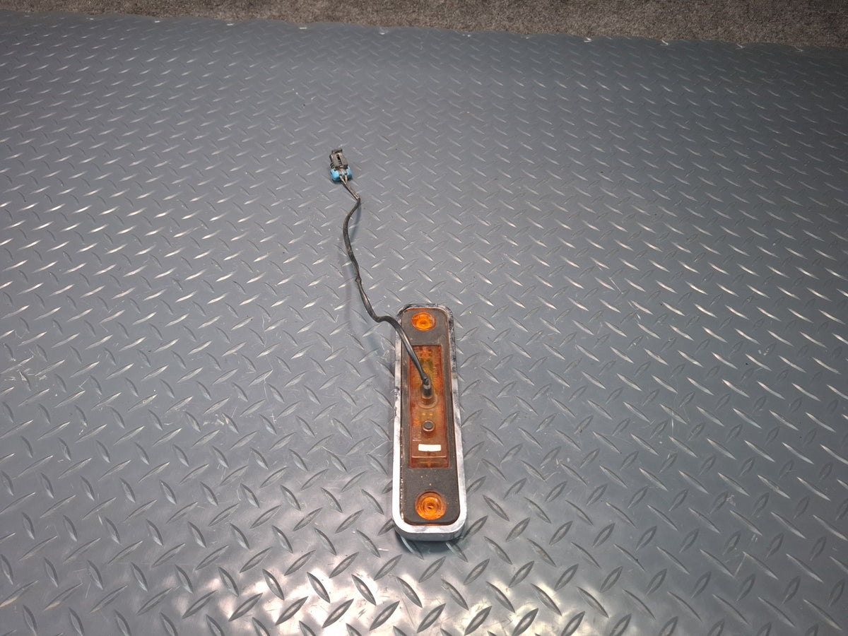 2003-2009 Hummer H2 Front Left Side Fender Panel Marker Lamp Light