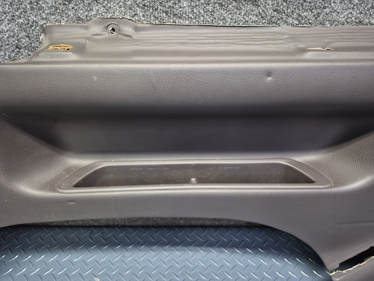 93-95 Toyota Hiace KZH106W Rear Right Third ROW Lower Trim Panel Brown Damaged