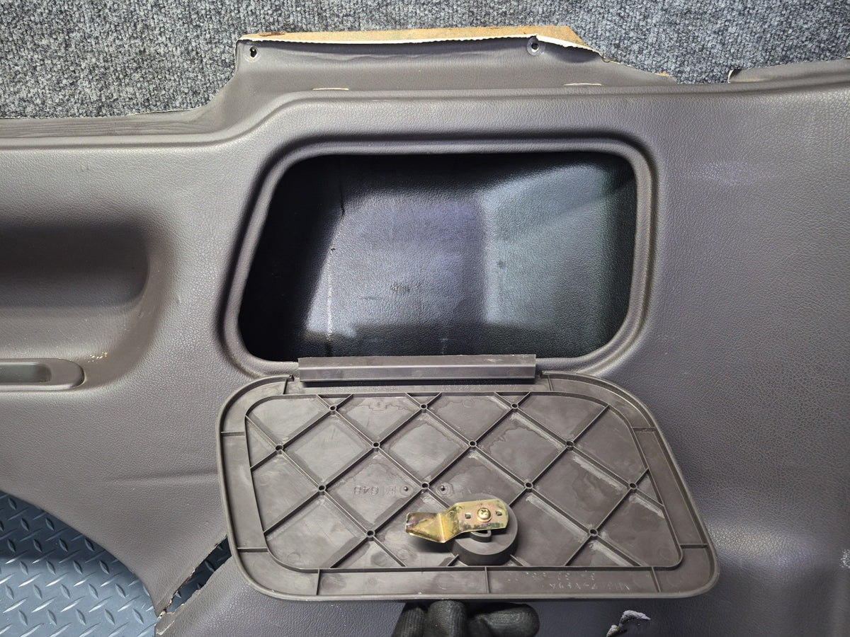 93-95 Toyota Hiace KZH106W Rear Right Third ROW Lower Trim Panel Brown Damaged