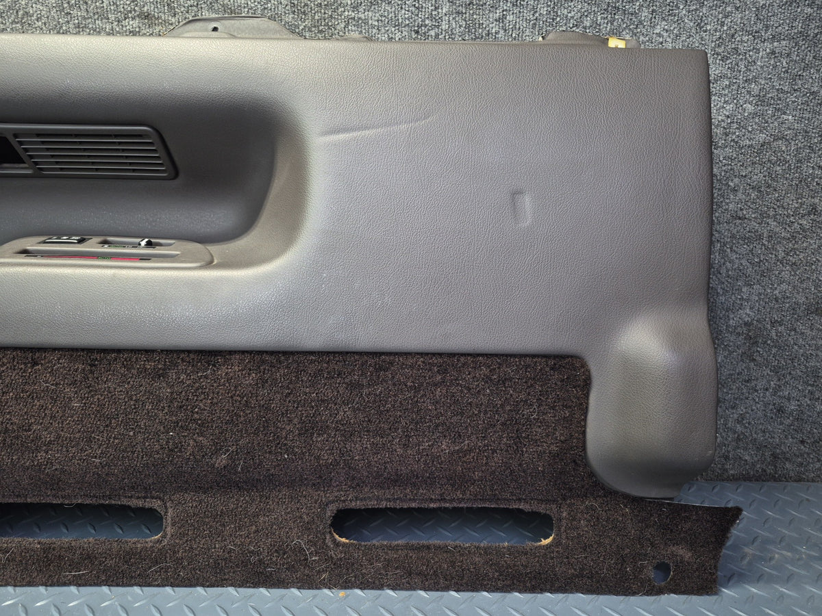 94-95 Toyota Hiace KZH106W Rear Right Second ROW Quarter Trim w Air Vent Damaged