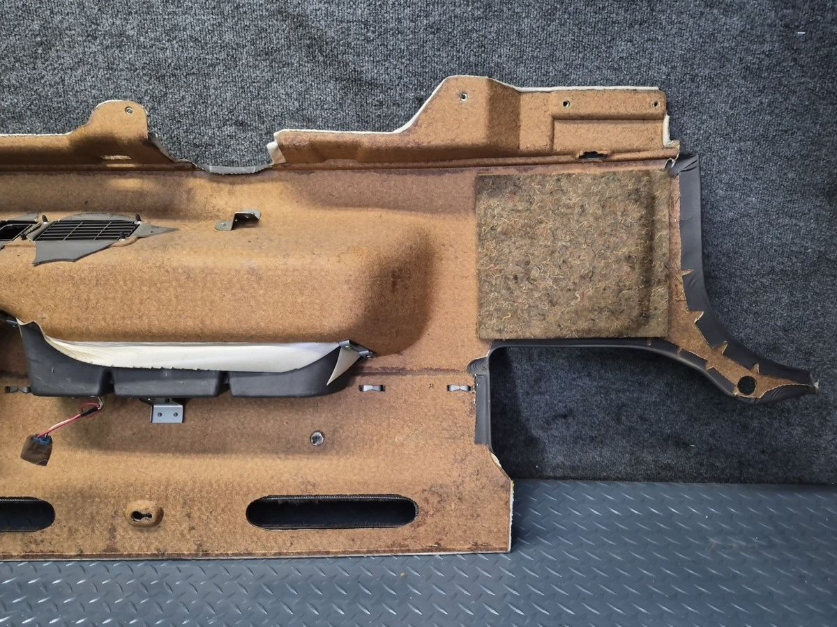 94-95 Toyota Hiace KZH106W Rear Right Second ROW Quarter Trim w Air Vent Damaged