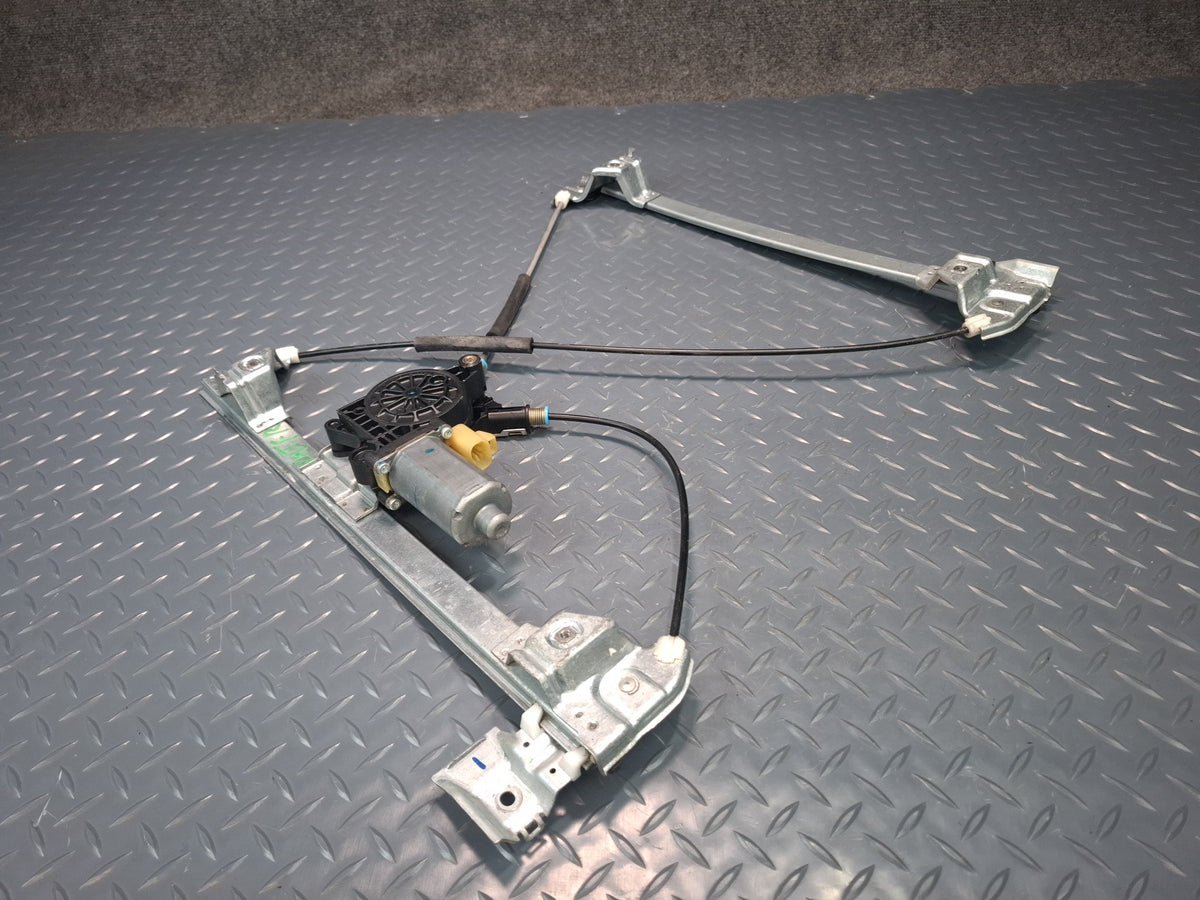 2003-2009 Hummer H2 Front Right Side Door Window Regulator W/ Motor