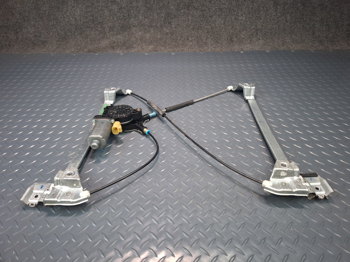 2003-2009 Hummer H2 Front Right Side Door Window Regulator W/ Motor