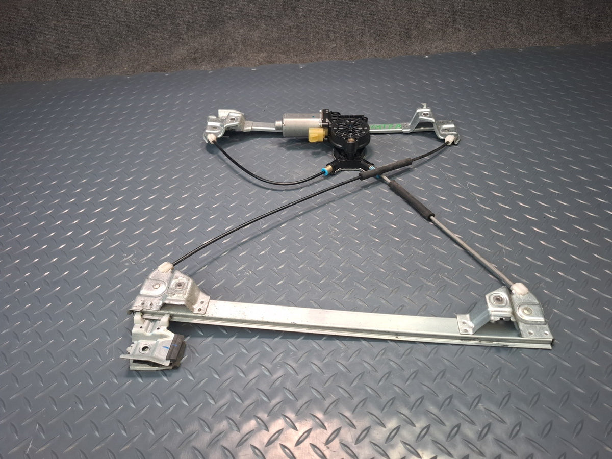 2003-2009 Hummer H2 Front Right Side Door Window Regulator W/ Motor