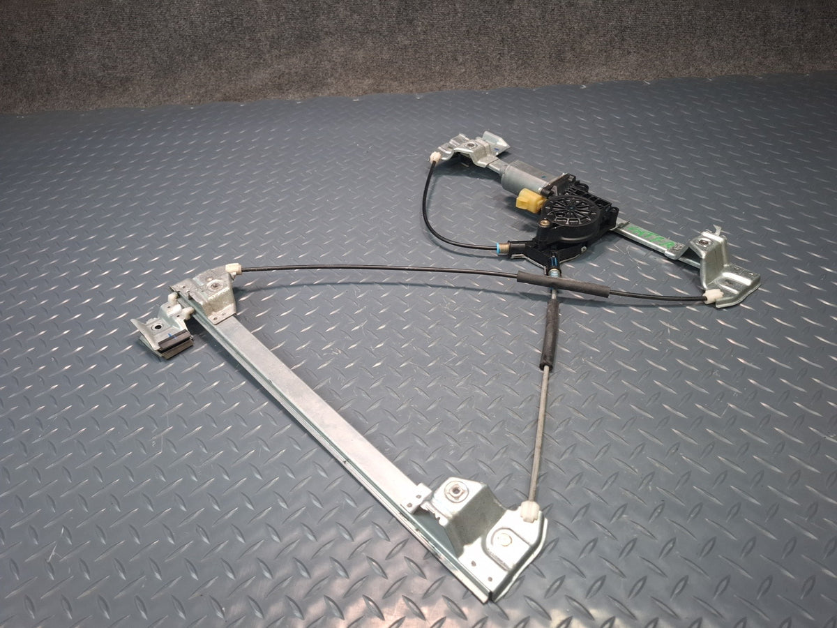 2003-2009 Hummer H2 Front Right Side Door Window Regulator W/ Motor