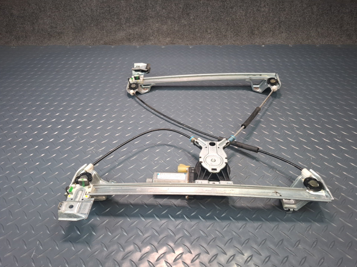 2003-2009 Hummer H2 Front Right Side Door Window Regulator W/ Motor