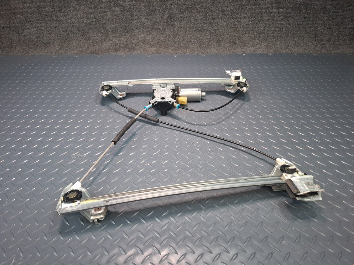 2003-2009 Hummer H2 Front Right Side Door Window Regulator W/ Motor