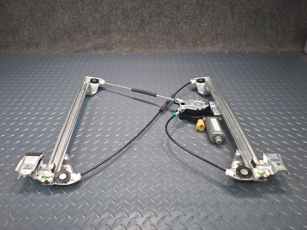2003-2009 Hummer H2 Front Right Side Door Window Regulator W/ Motor