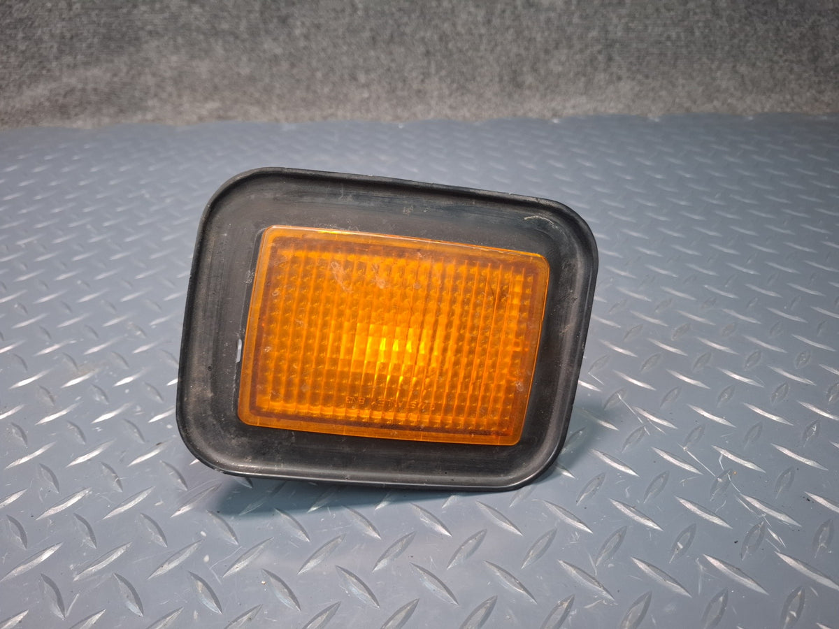 2003-2009 Hummer H2 Front Left Side Turn Signal Parking Light Lamp