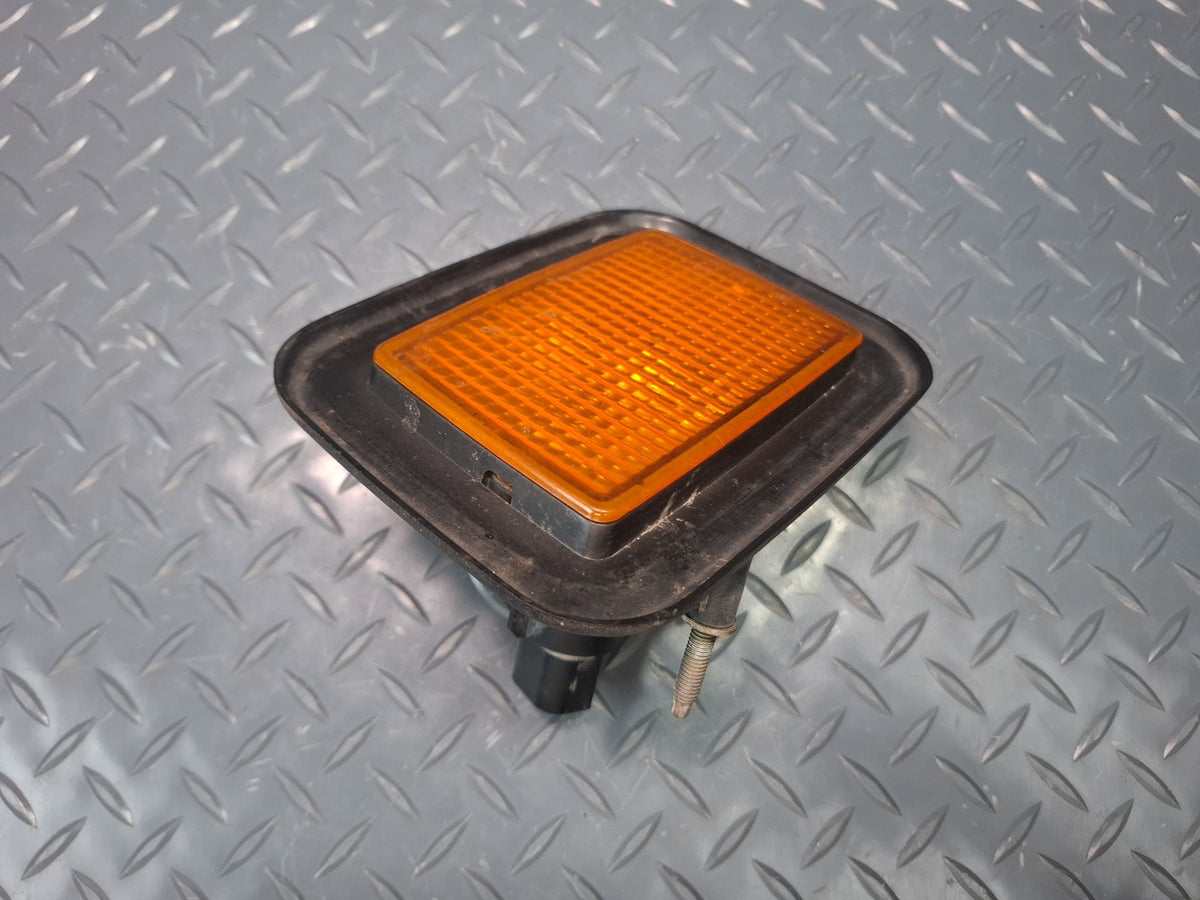2003-2009 Hummer H2 Front Left Side Turn Signal Parking Light Lamp