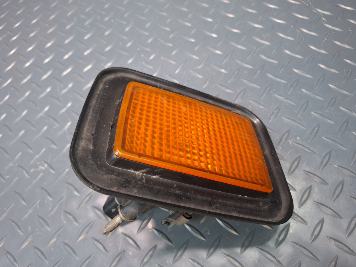 2003-2009 Hummer H2 Front Left Side Turn Signal Parking Light Lamp
