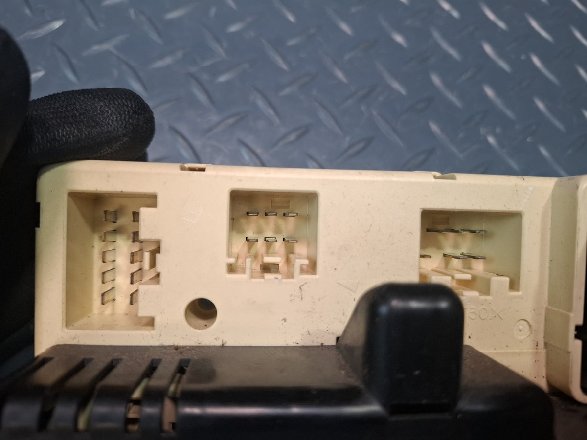 02-05 Ford Thunderbird Cabin Fuse Relay Box Module OEM