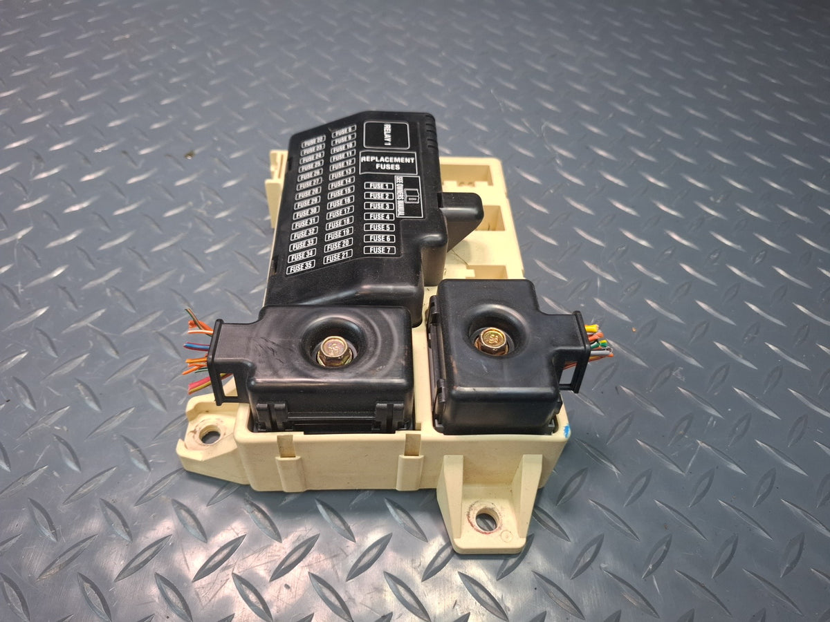 02-05 Ford Thunderbird Cabin Fuse Relay Box Module OEM