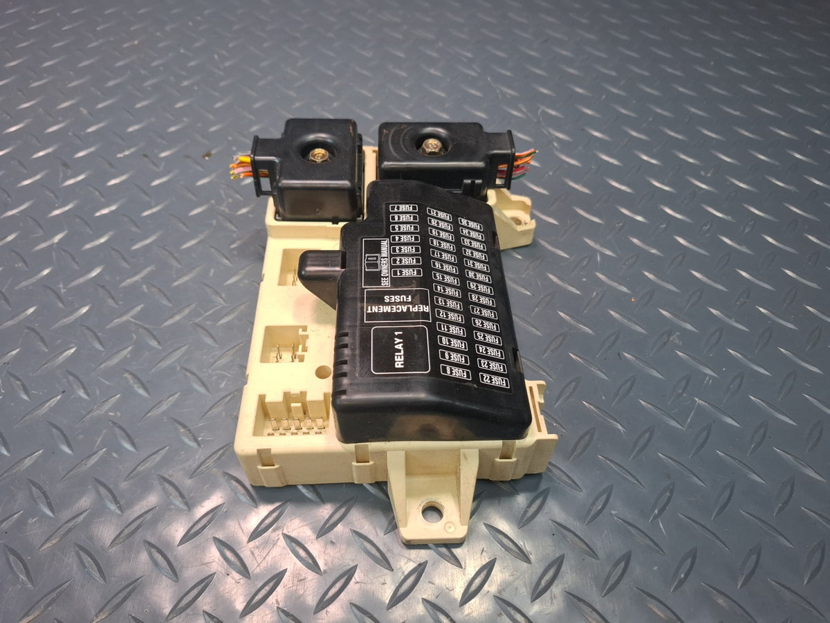 02-05 Ford Thunderbird Cabin Fuse Relay Box Module OEM
