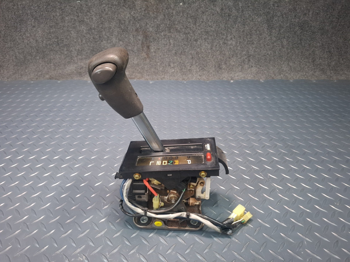 93-95 Toyota Hiace KZH106 A/T Automatic Transmission Shifter w Knob Assembly OEM