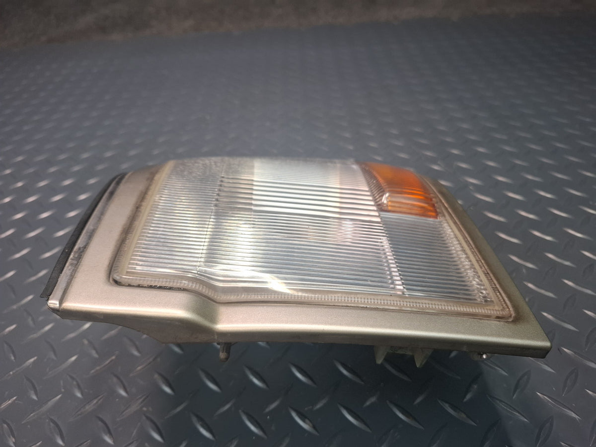 93-95 Toyota Hiace KZH106W Front Right Turn Signal Clearance Light Lamp OEM