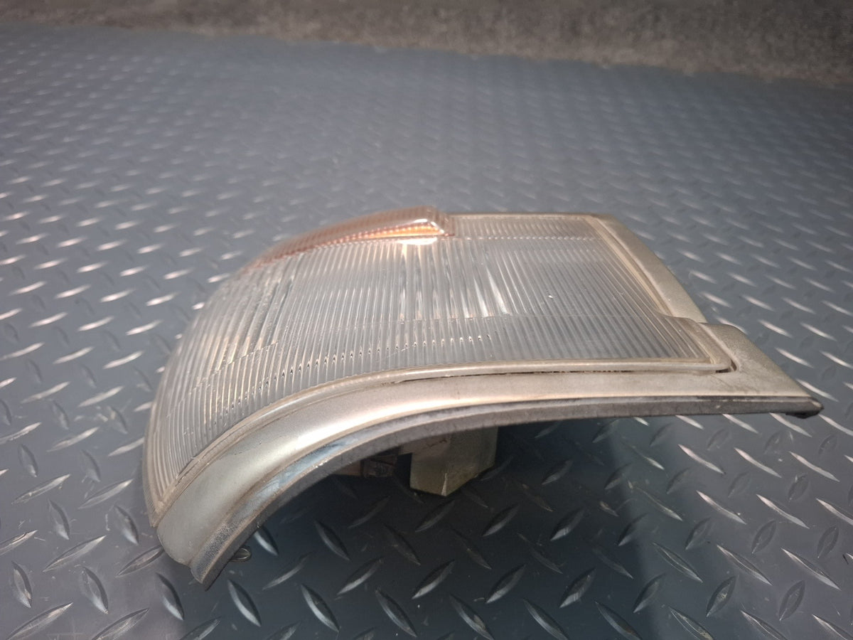 93-95 Toyota Hiace KZH106W Front Right Turn Signal Clearance Light Lamp OEM