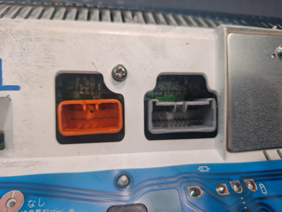 94-95 Toyota Hiace KZH106W 1KZTE 4WD AT Instrument Cluster Gauge Speedometer OEM