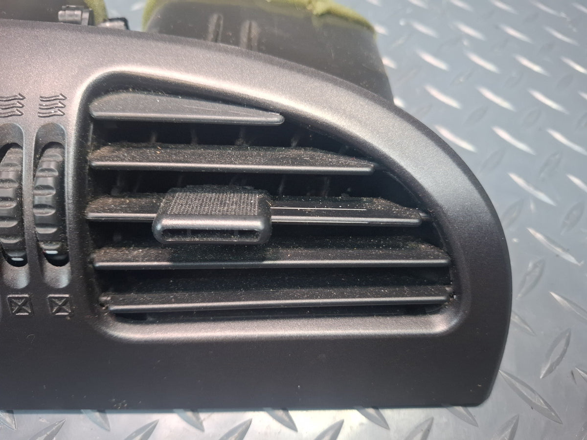 02-05 Ford Thunderbird Dash Front Center A/C Air Vent Grille OEM