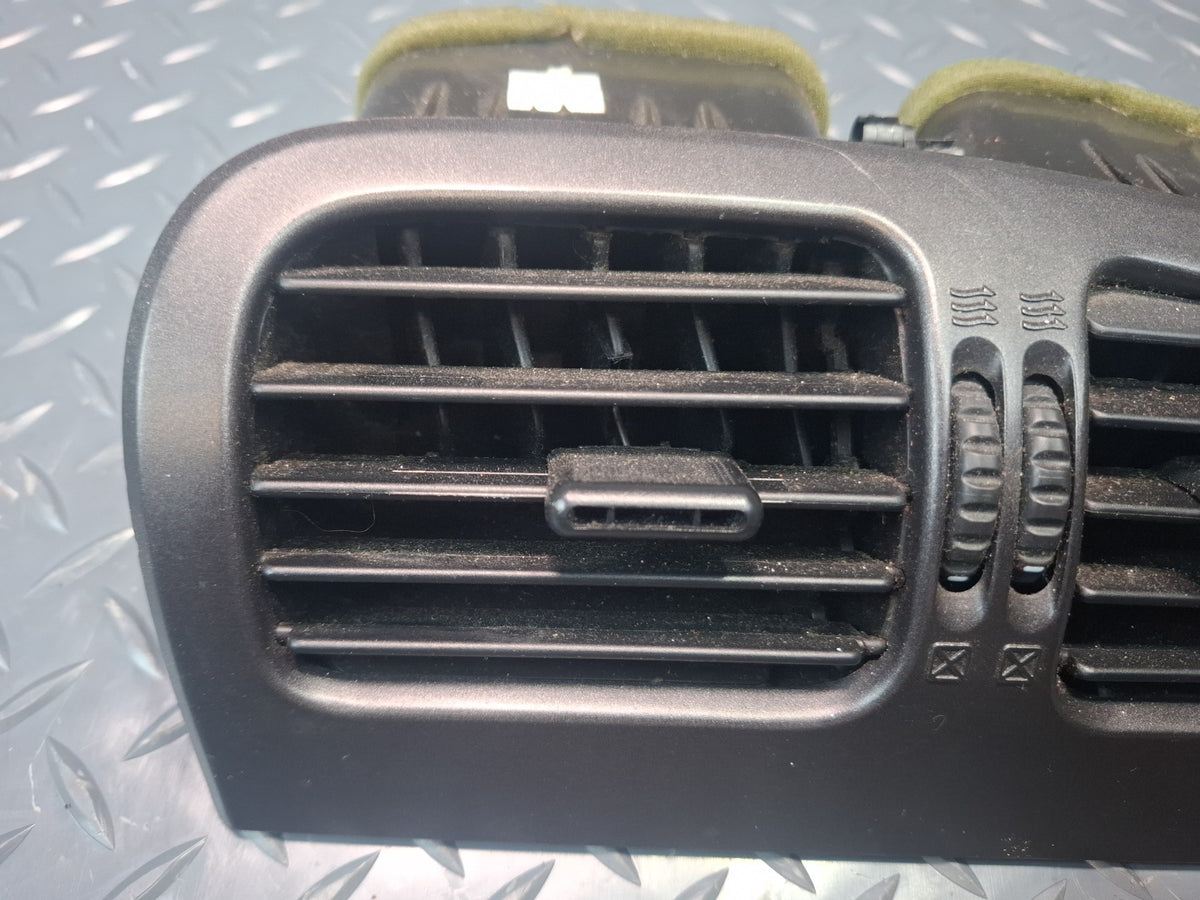 02-05 Ford Thunderbird Dash Front Center A/C Air Vent Grille OEM