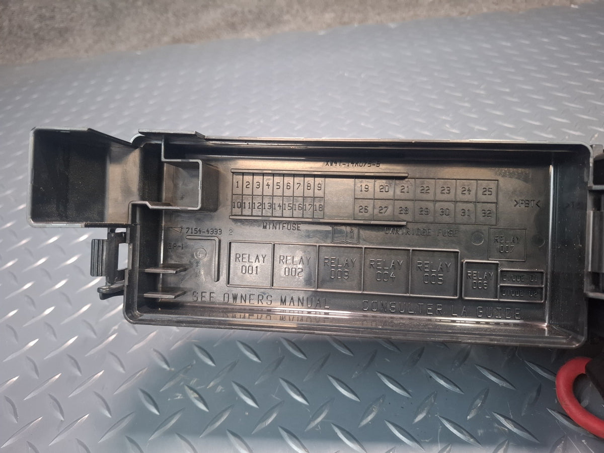 02-05 Ford Thunderbird Power Distribution Fuse Relay Box XW4T-14A075-B OEM