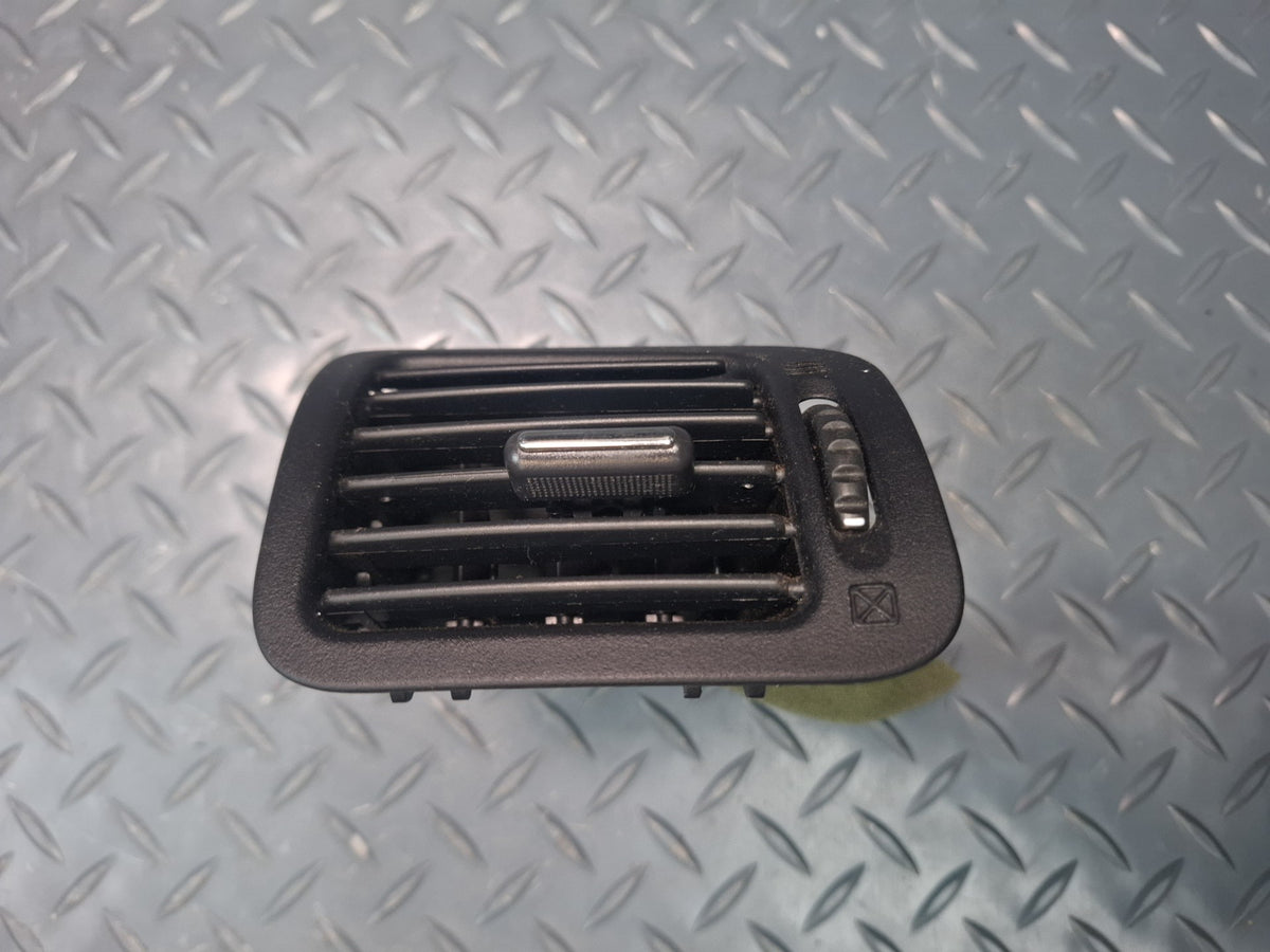02-05 Ford Thunderbird Set of 2 Front Left & Right Dash A/C Air Vent Grille OEM
