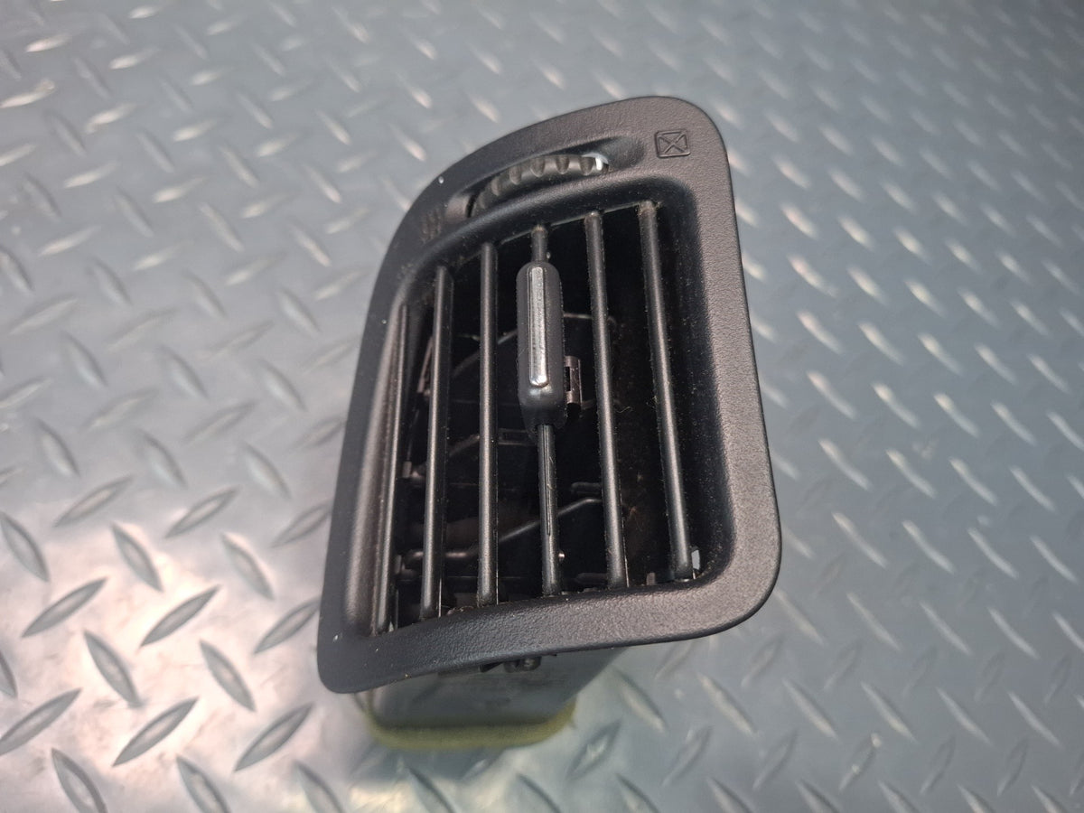 02-05 Ford Thunderbird Set of 2 Front Left & Right Dash A/C Air Vent Grille OEM