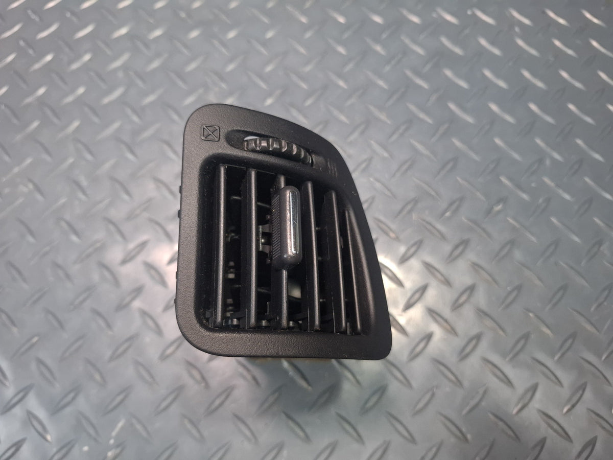 02-05 Ford Thunderbird Set of 2 Front Left & Right Dash A/C Air Vent Grille OEM