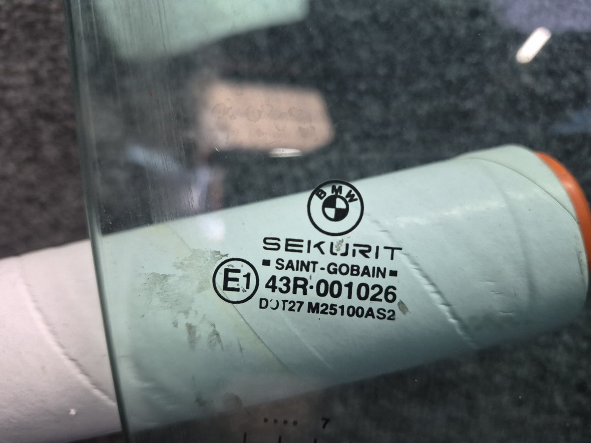 1994-1997 BMW E31 840Ci Front Right Passenger Door Glass Window