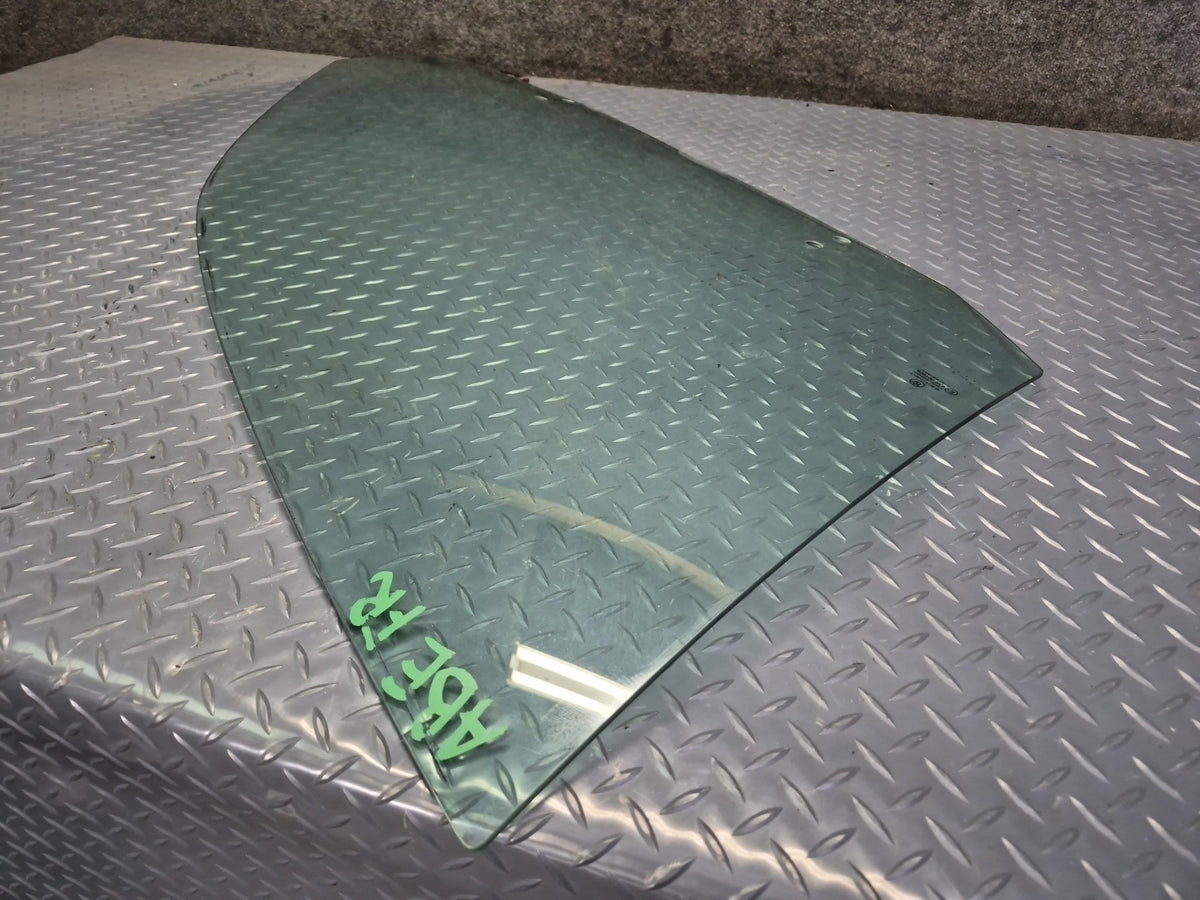 1994-1997 BMW E31 840Ci Front Right Passenger Door Glass Window