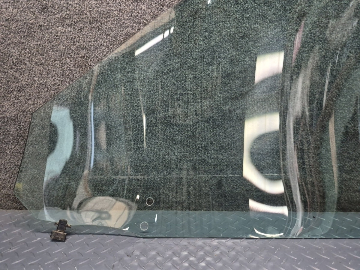 1994-1997 BMW E31 840Ci Front Right Passenger Door Glass Window