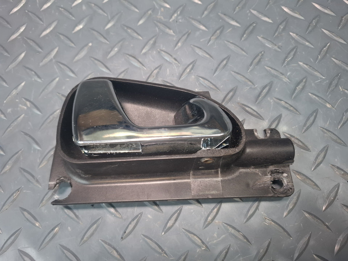 02-05 Ford Thunderbird Right Passenger Door Interior Handle Damaged