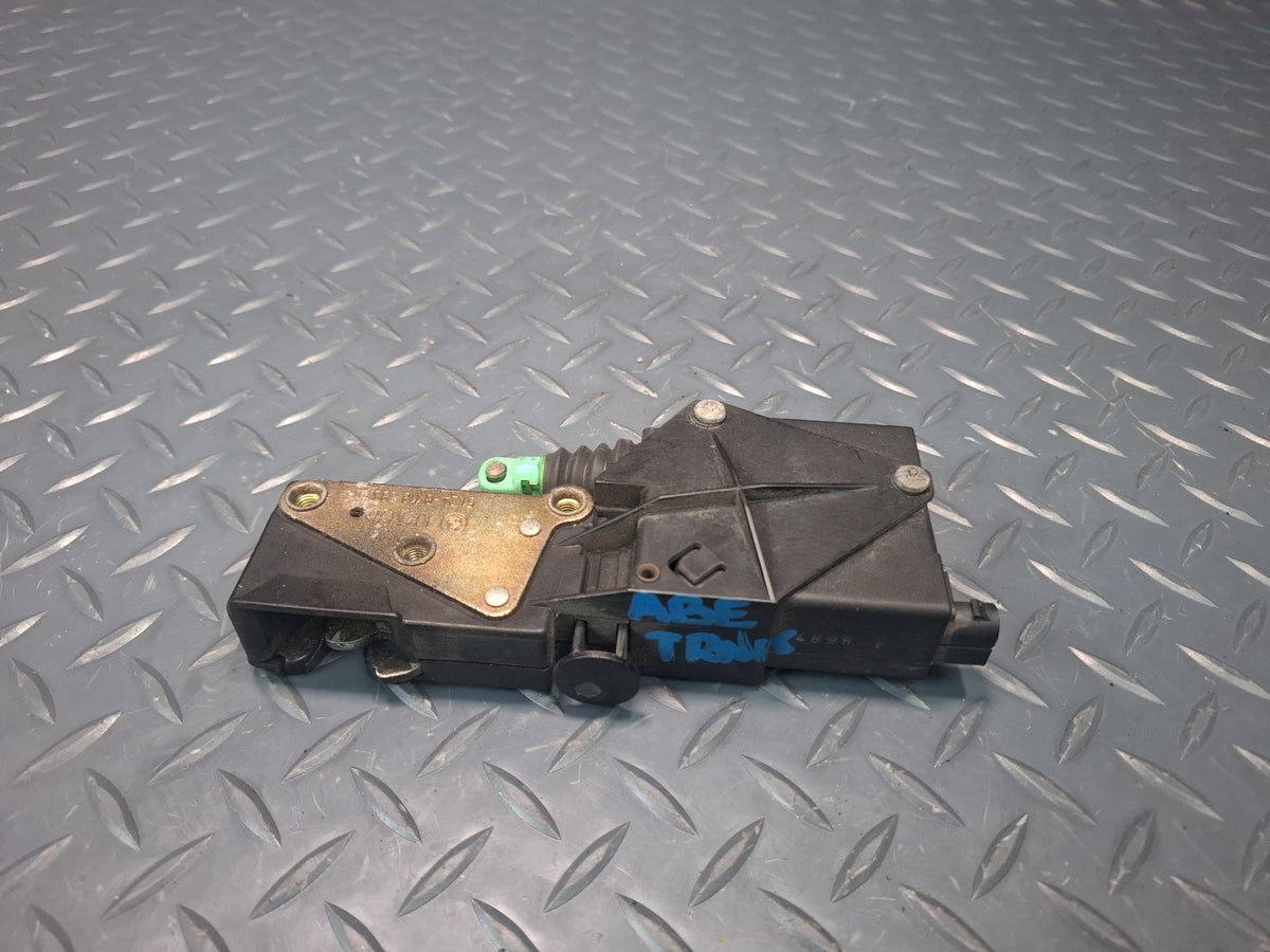 1991-1997 BMW E31 840Ci Rear Trunk Lid Lock Latch Actuator 8118688