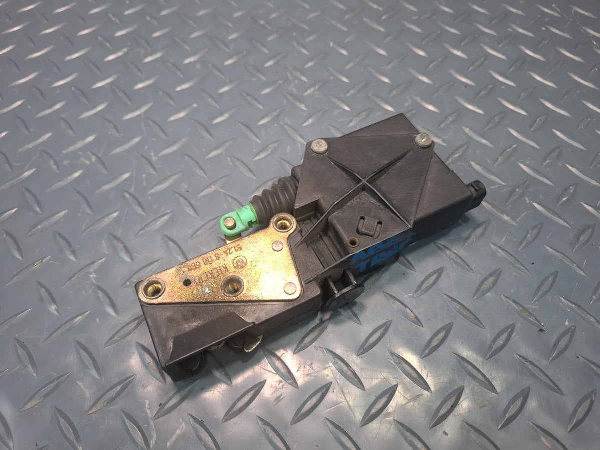 1991-1997 BMW E31 840Ci Rear Trunk Lid Lock Latch Actuator 8118688