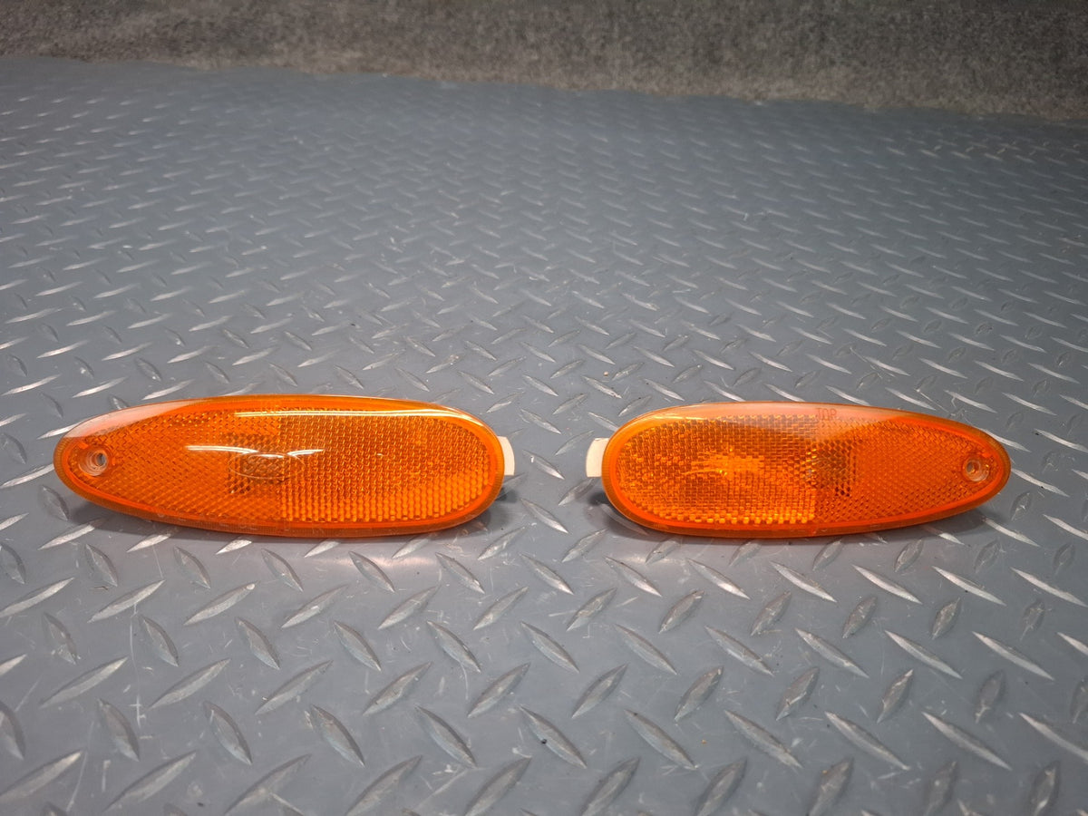 02-05 Ford Thunderbird Front Left & Right Side Marker Light Lamp Set Damaged