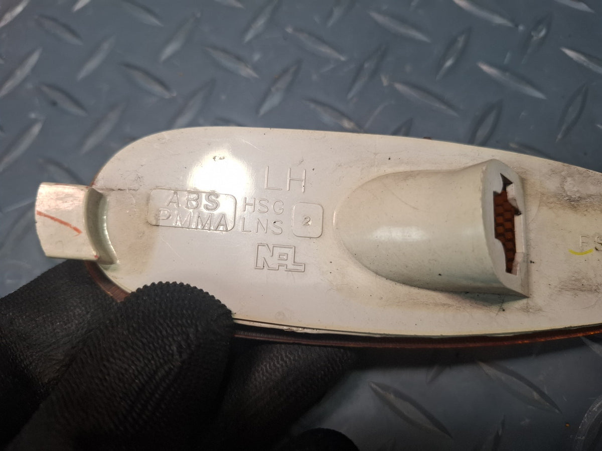 02-05 Ford Thunderbird Front Left & Right Side Marker Light Lamp Set Damaged