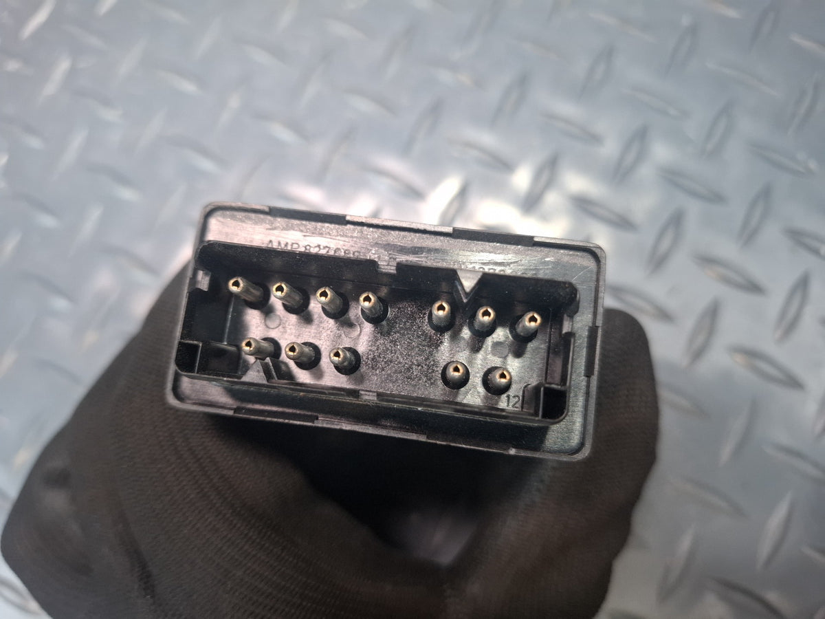 1994-1997 BMW E31 840Ci Climate Control Relay Module 1379737